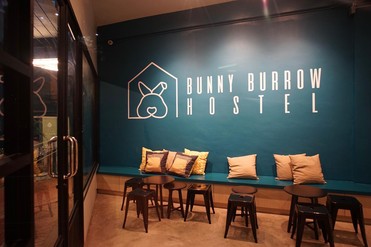 Bunny Burrow Hostel Bangkok Exteriör bild