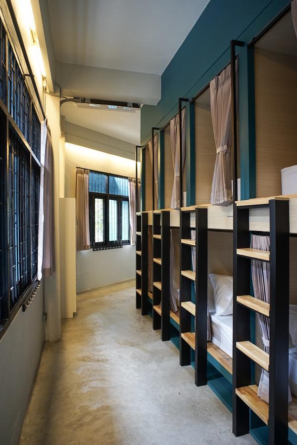 Bunny Burrow Hostel Bangkok Exteriör bild